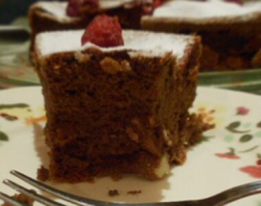 Brzi i laki čokoladni kolač s bademima