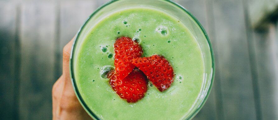 Zeleni smuti sa povrcem i vocem