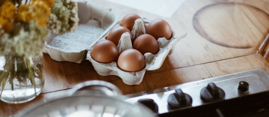 Jaja u kartonskoj kutijici