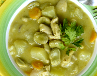 Mladi bob s piletinom i tikvicama