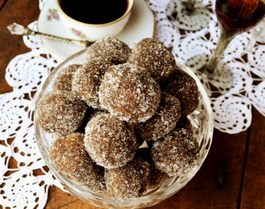 Posne kuglice sa suvim voćem