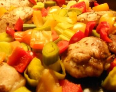 Aromatična kajdžun piletina s povrćem