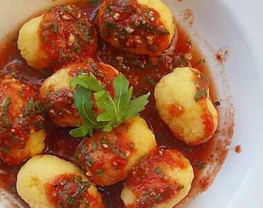 Njoke sa paradajz sosom (posno)