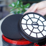 Usisivač sa posudom LM 1336