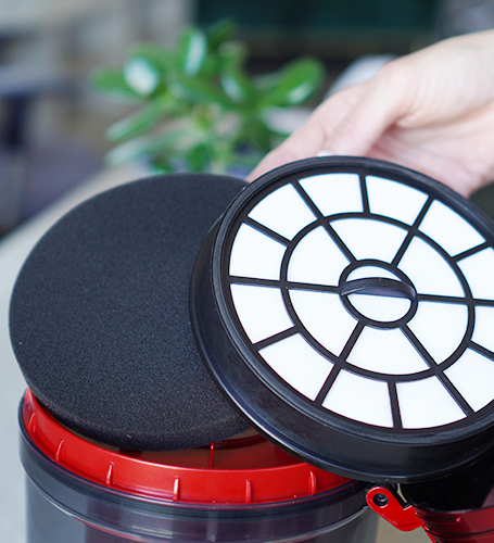 Usisivač sa posudom LM 1336